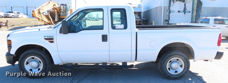 image for item DF7679 2008 Ford F250 Super Duty SuperCab pickup truck