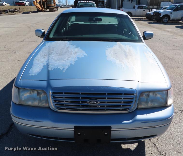 image for item DF7680 2001 Ford Crown Victoria Police Interceptor