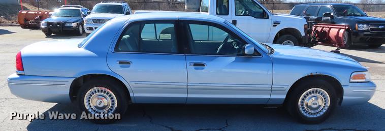 image for item DF7680 2001 Ford Crown Victoria Police Interceptor