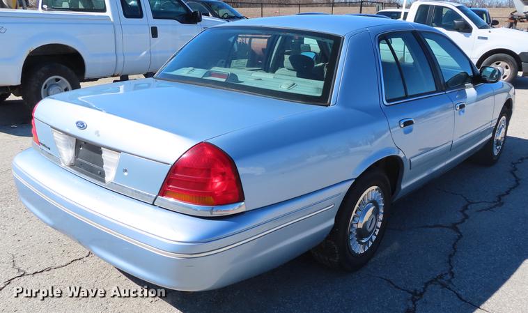 image for item DF7680 2001 Ford Crown Victoria Police Interceptor
