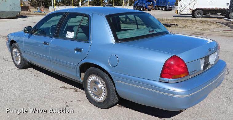 image for item DF7680 2001 Ford Crown Victoria Police Interceptor