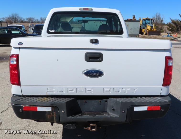 image for item DF7682 2008 Ford F250 Super Duty SuperCab pickup truck