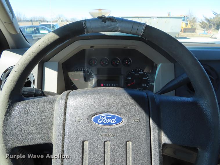 image for item DF7682 2008 Ford F250 Super Duty SuperCab pickup truck