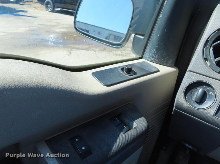image for item DF7682 2008 Ford F250 Super Duty SuperCab pickup truck