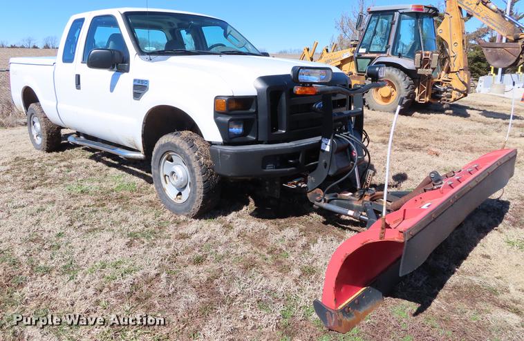 image for item DF7683 2008 Ford F250 Super Duty SuperCab pickup truck