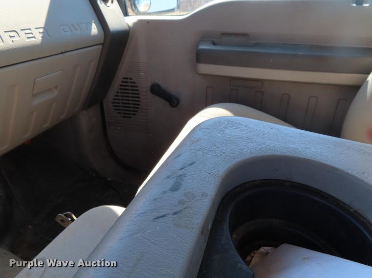 image for item DF7683 2008 Ford F250 Super Duty SuperCab pickup truck