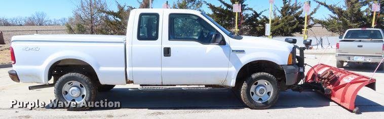 image for item DF7684 2006 Ford F250 Super Duty SuperCab pickup truck