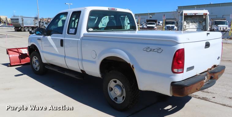 image for item DF7684 2006 Ford F250 Super Duty SuperCab pickup truck