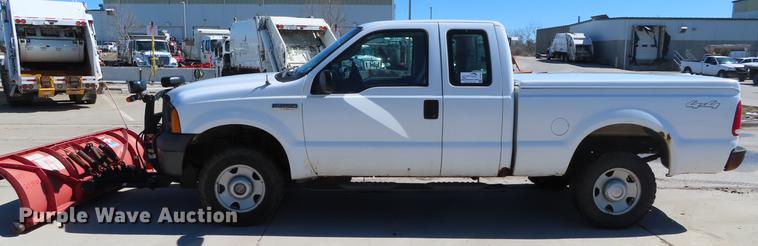 image for item DF7684 2006 Ford F250 Super Duty SuperCab pickup truck