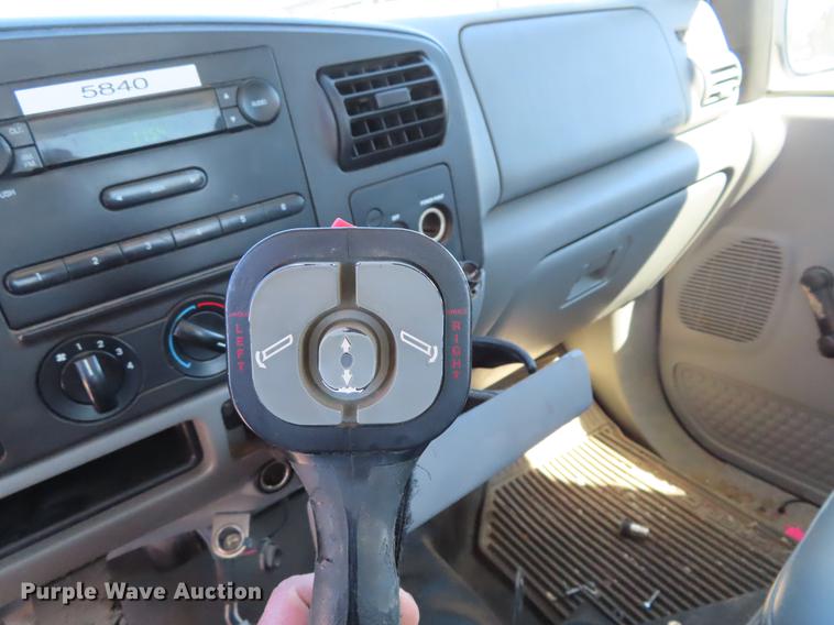 image for item DF7684 2006 Ford F250 Super Duty SuperCab pickup truck