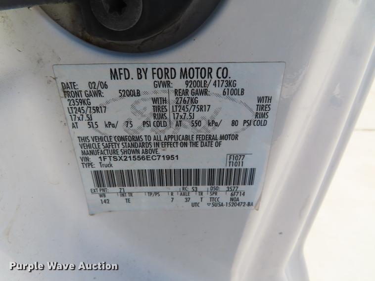 image for item DF7684 2006 Ford F250 Super Duty SuperCab pickup truck