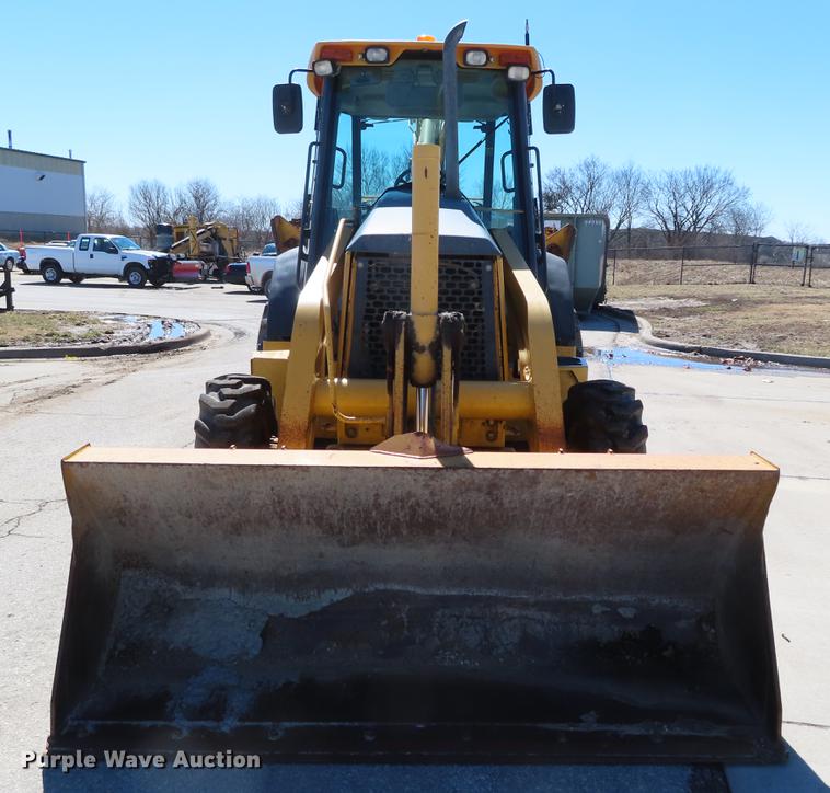 image for item DF7686 2002 John Deere 410G backhoe