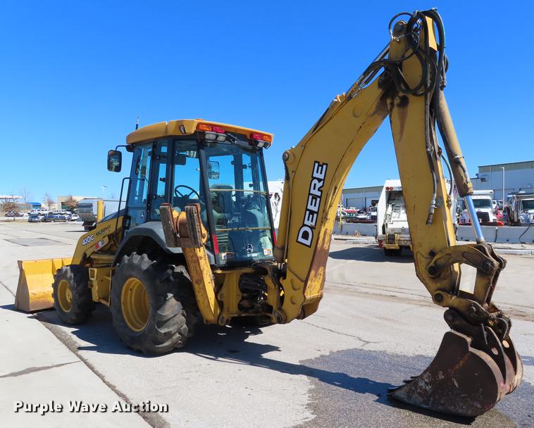 image for item DF7686 2002 John Deere 410G backhoe