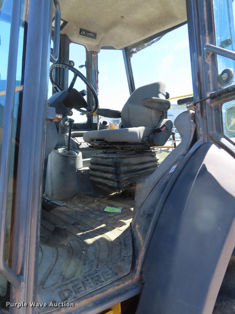 image for item DF7686 2002 John Deere 410G backhoe