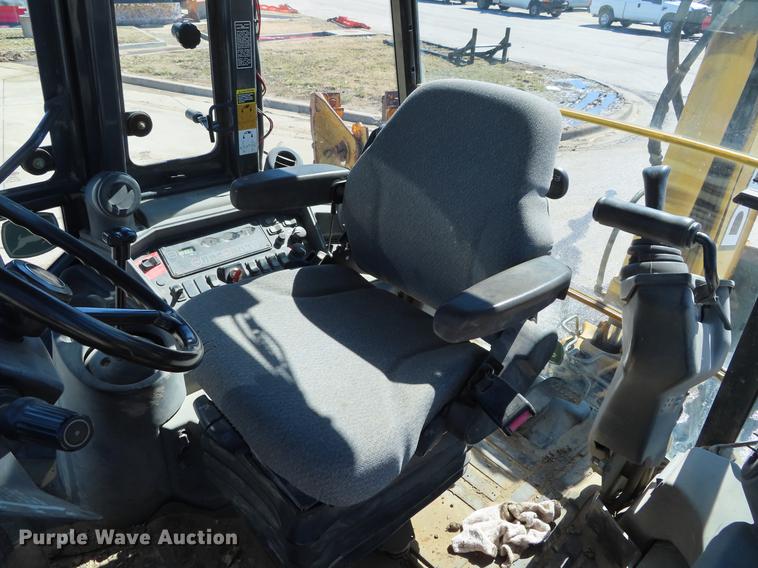 image for item DF7686 2002 John Deere 410G backhoe