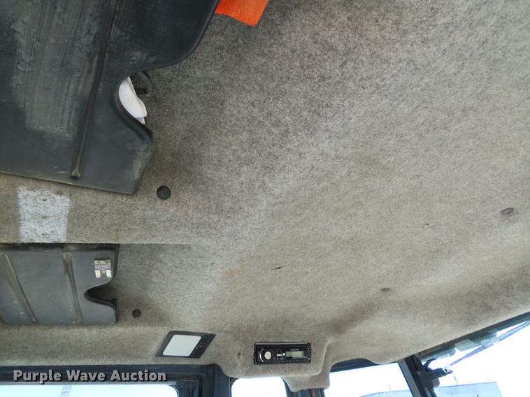 image for item DF7686 2002 John Deere 410G backhoe