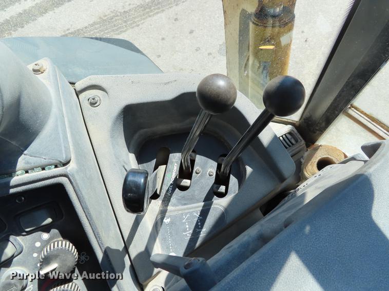 image for item DF7686 2002 John Deere 410G backhoe