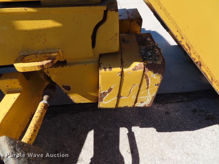 image for item DF7686 2002 John Deere 410G backhoe