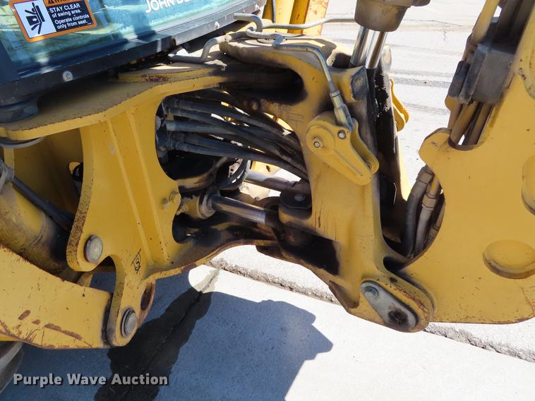 image for item DF7686 2002 John Deere 410G backhoe