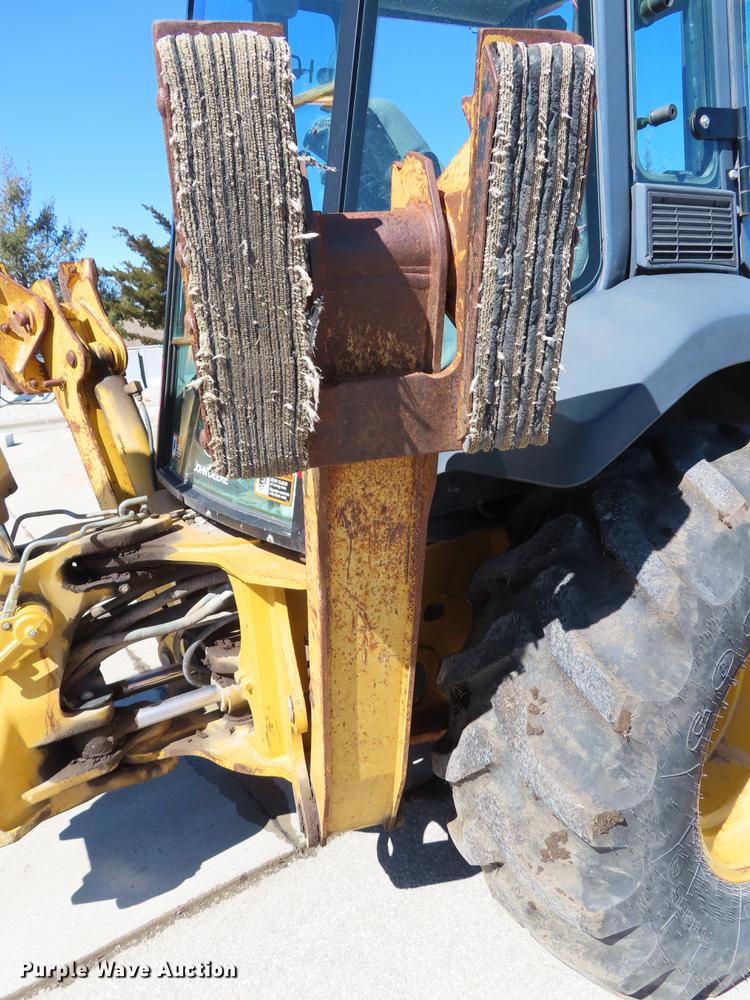 image for item DF7686 2002 John Deere 410G backhoe