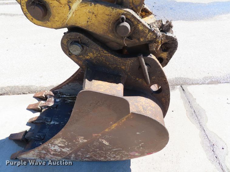 image for item DF7686 2002 John Deere 410G backhoe