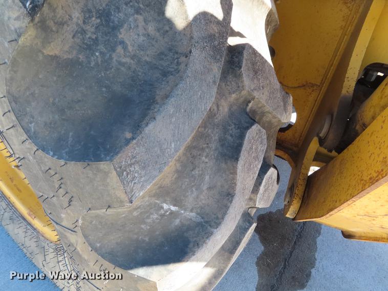 image for item DF7686 2002 John Deere 410G backhoe