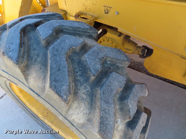 image for item DF7686 2002 John Deere 410G backhoe