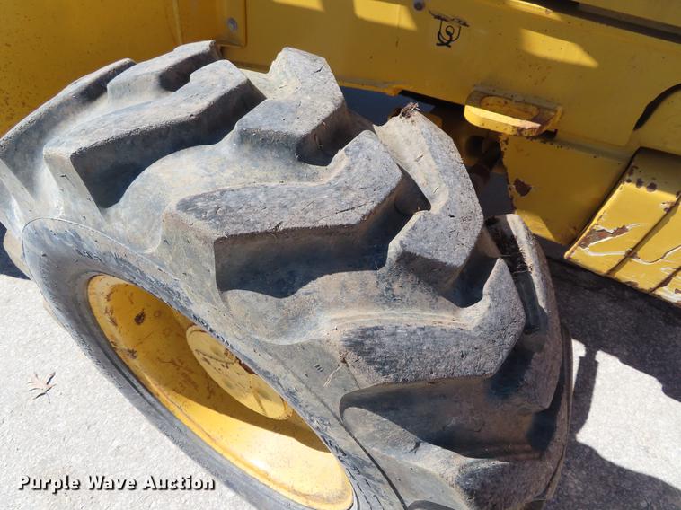 image for item DF7686 2002 John Deere 410G backhoe