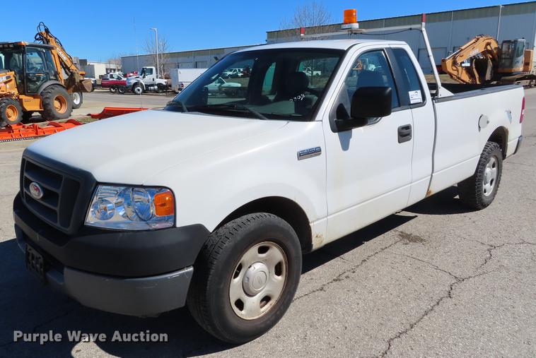 image for item DF7687 2005 Ford F150 pickup truck