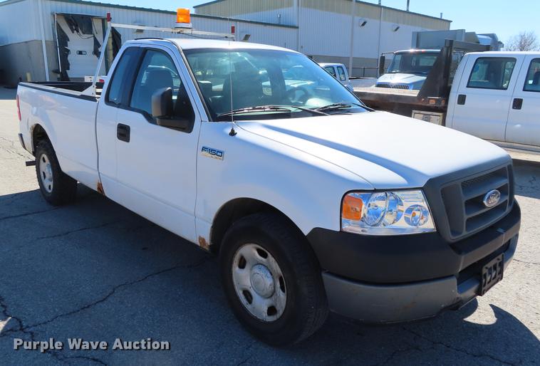 image for item DF7687 2005 Ford F150 pickup truck