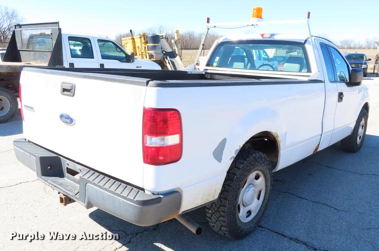 image for item DF7687 2005 Ford F150 pickup truck