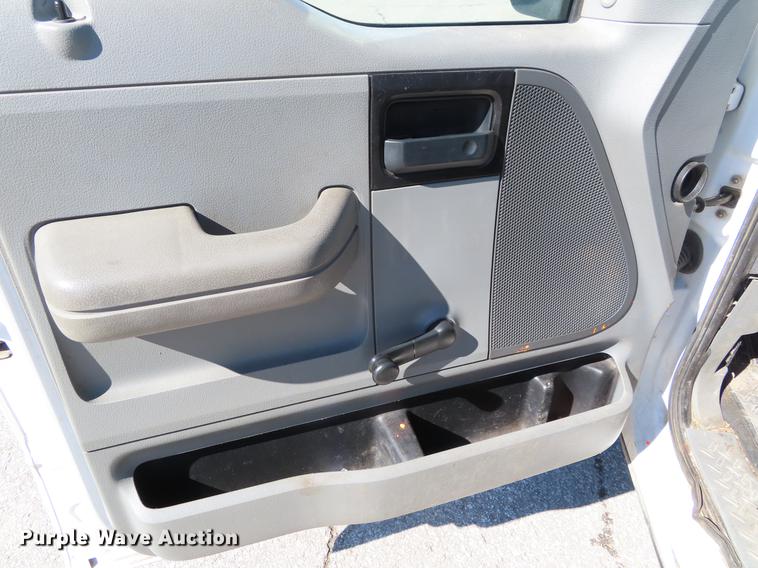 image for item DF7687 2005 Ford F150 pickup truck