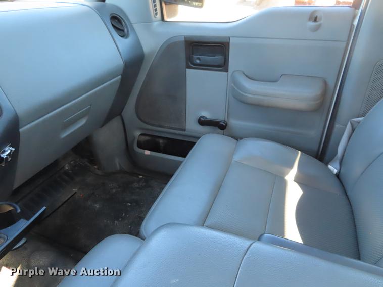 image for item DF7687 2005 Ford F150 pickup truck