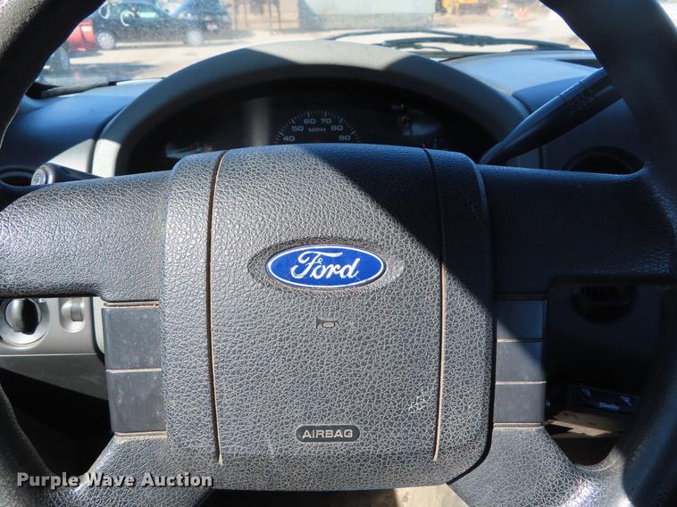 image for item DF7687 2005 Ford F150 pickup truck