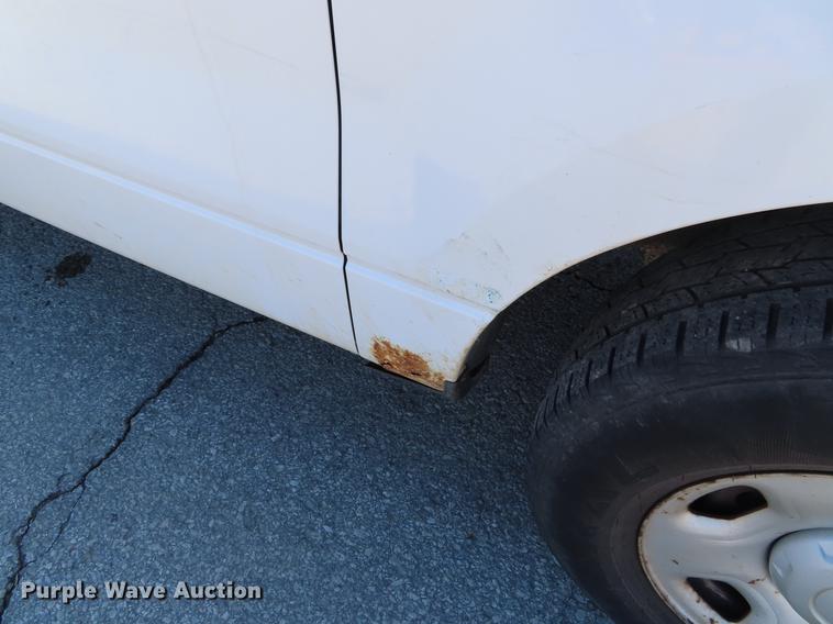 image for item DF7687 2005 Ford F150 pickup truck