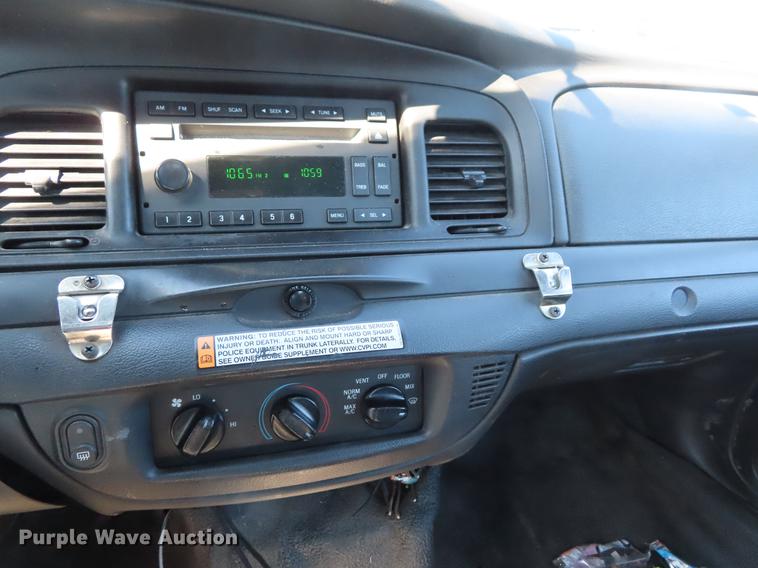 image for item DF7688 2011 Ford Crown Victoria Police Interceptor