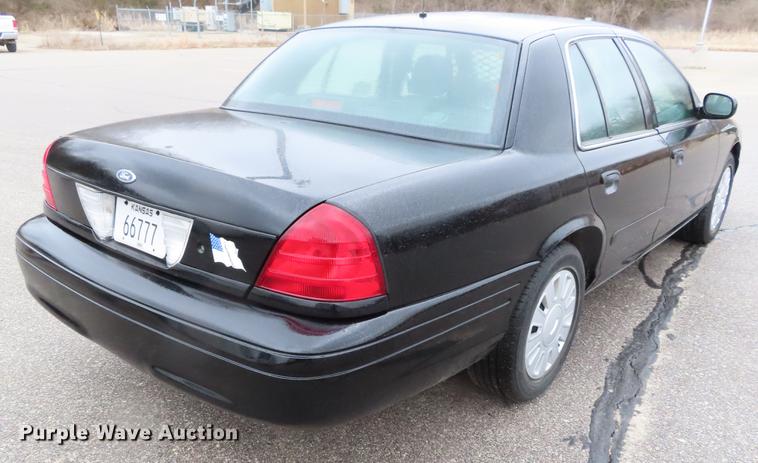 image for item DF7694 2006 Ford Crown Victoria Police Interceptor