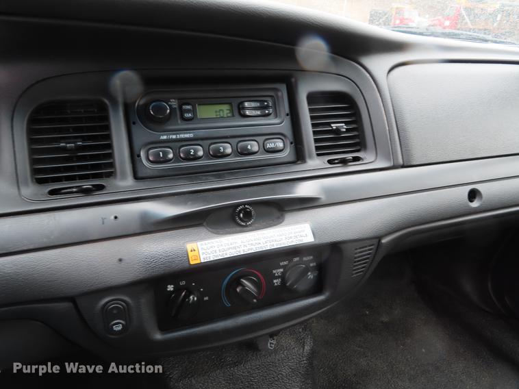 image for item DF7694 2006 Ford Crown Victoria Police Interceptor