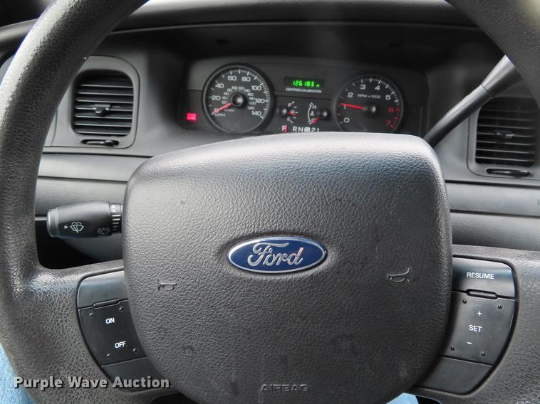 image for item DF7694 2006 Ford Crown Victoria Police Interceptor