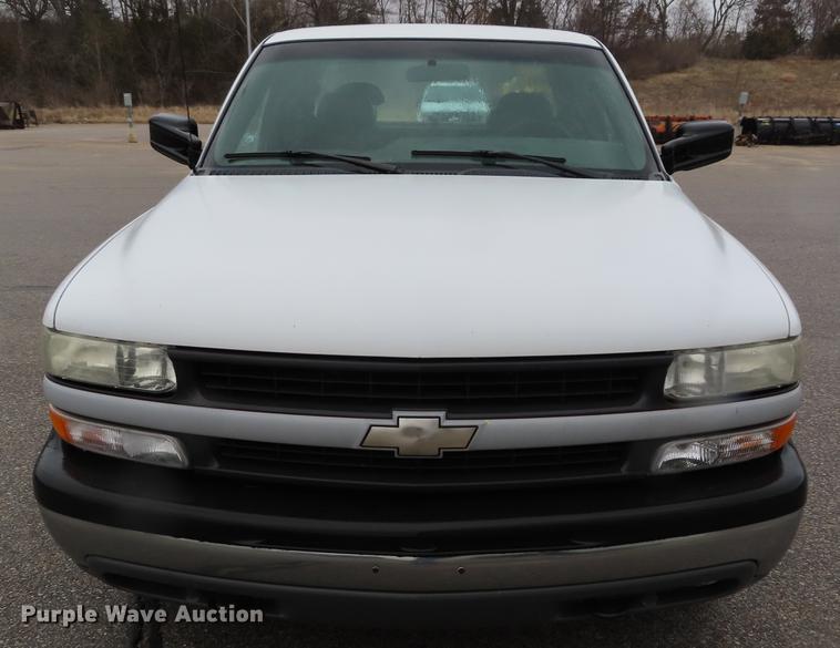 image for item DF7696 2001 Chevrolet Silverado 1500 Ext. Cab pickup truck