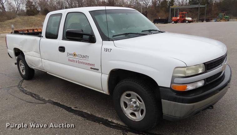 image for item DF7696 2001 Chevrolet Silverado 1500 Ext. Cab pickup truck