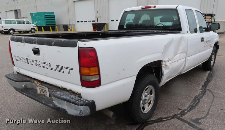 image for item DF7696 2001 Chevrolet Silverado 1500 Ext. Cab pickup truck