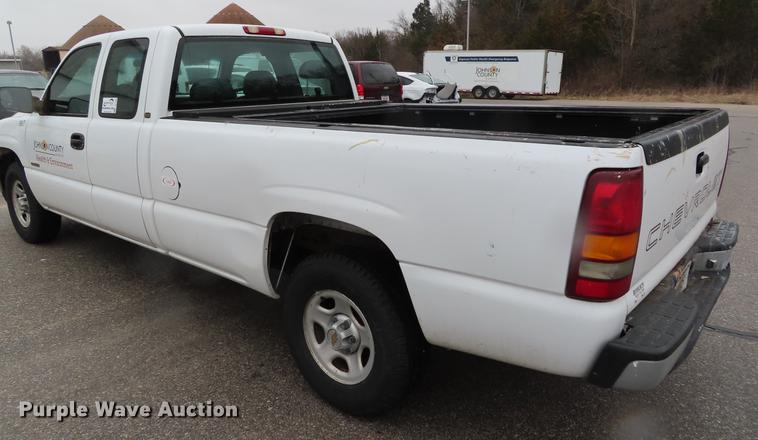 image for item DF7696 2001 Chevrolet Silverado 1500 Ext. Cab pickup truck