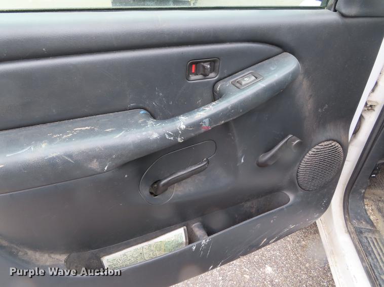 image for item DF7696 2001 Chevrolet Silverado 1500 Ext. Cab pickup truck