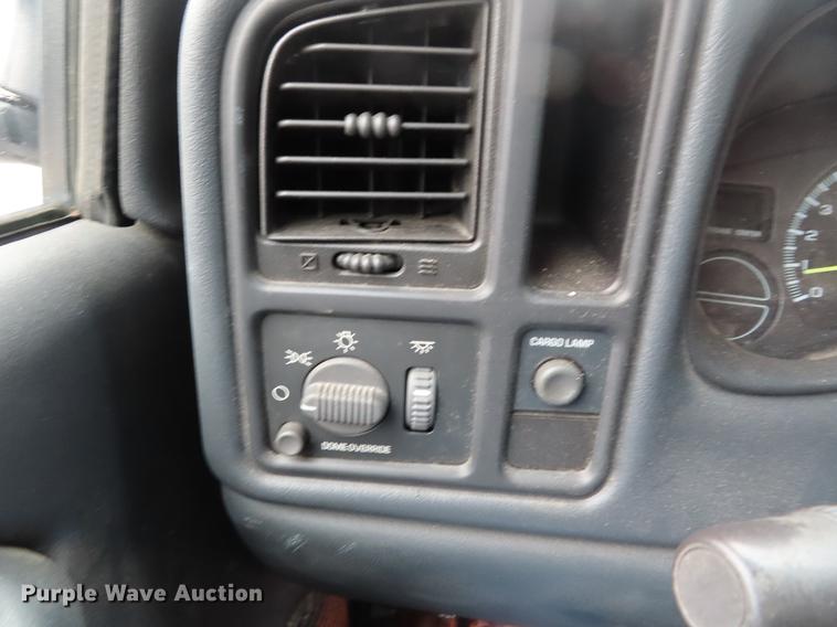 image for item DF7696 2001 Chevrolet Silverado 1500 Ext. Cab pickup truck