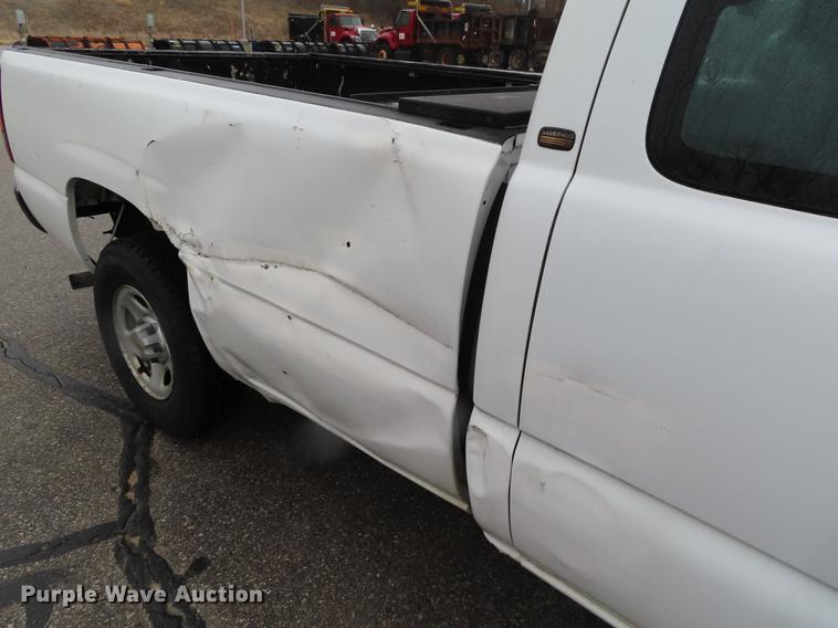 image for item DF7696 2001 Chevrolet Silverado 1500 Ext. Cab pickup truck