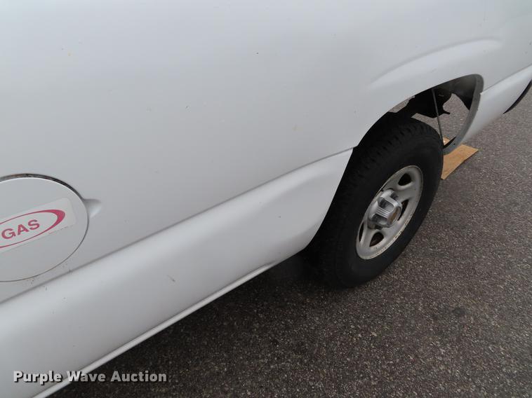 image for item DF7696 2001 Chevrolet Silverado 1500 Ext. Cab pickup truck