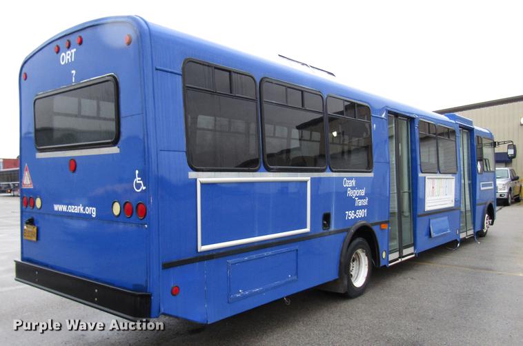 image for item DF7833 2005 Freightliner MB55 Champion shuttle bus
