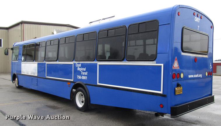 image for item DF7833 2005 Freightliner MB55 Champion shuttle bus