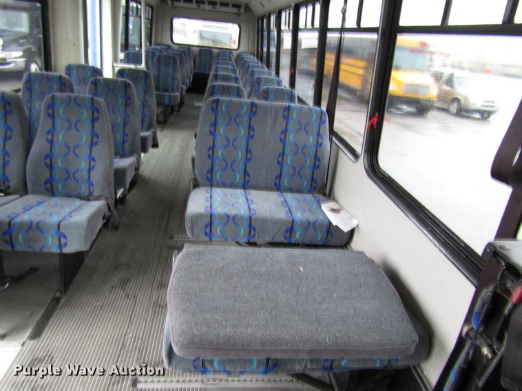 image for item DF7833 2005 Freightliner MB55 Champion shuttle bus